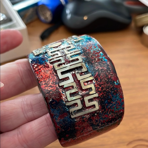 Colorful Geometric Cuff Bracelet with Mother of Pearl details - Picture 10 of 10